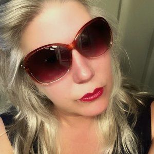 Meet your Posher, Traci